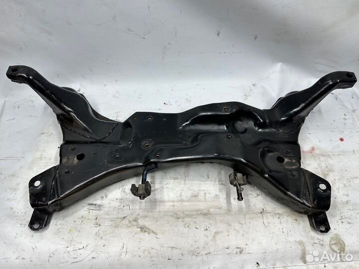 Подрамник передний lancer 9