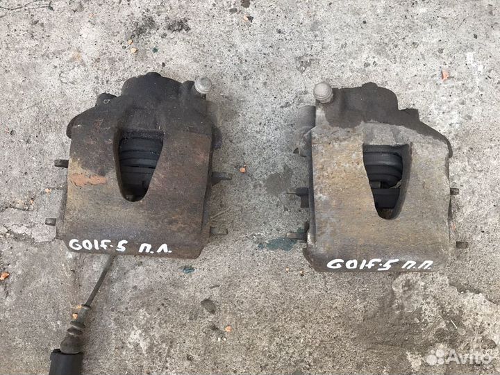 Суппорт передний Volkswagen Golf 5 1.9 TDI BXE