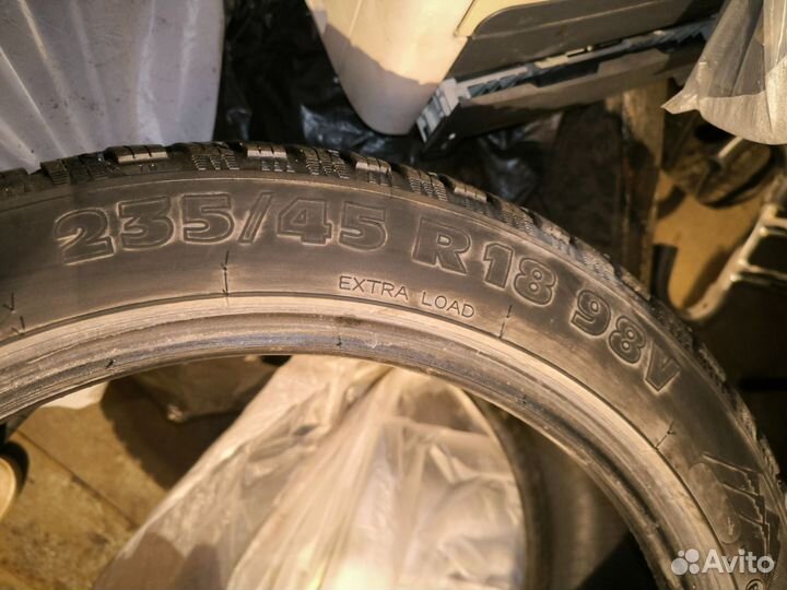 Taurus Winter 235/45 R18 98V