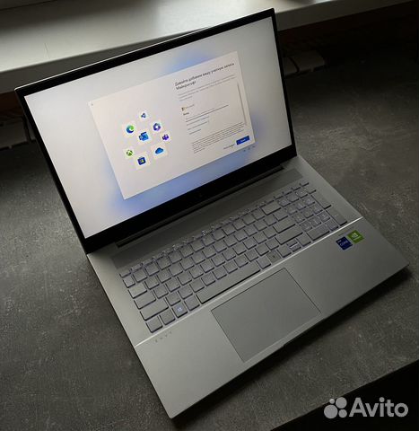 Ноутбук HP envy Laptop 17-ch0024ur