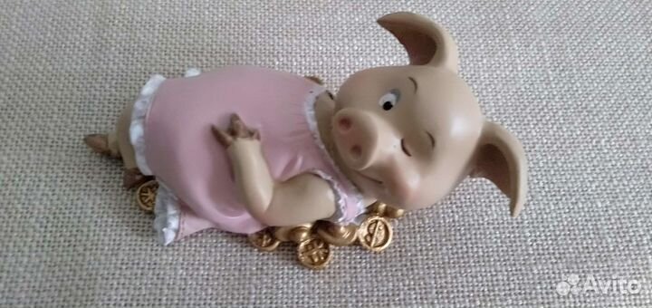 Фигурка свинка поросенок