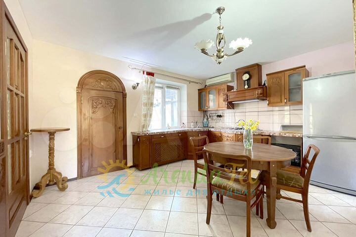 2-к. квартира, 60 м², 1/2 эт.