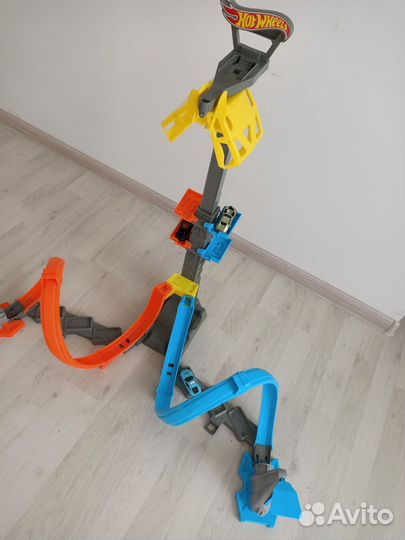 Гоночный трек hot wheels