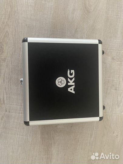 Студийный микрофон AKG p420