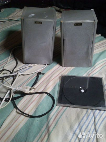 Компьютерные колонки дерево