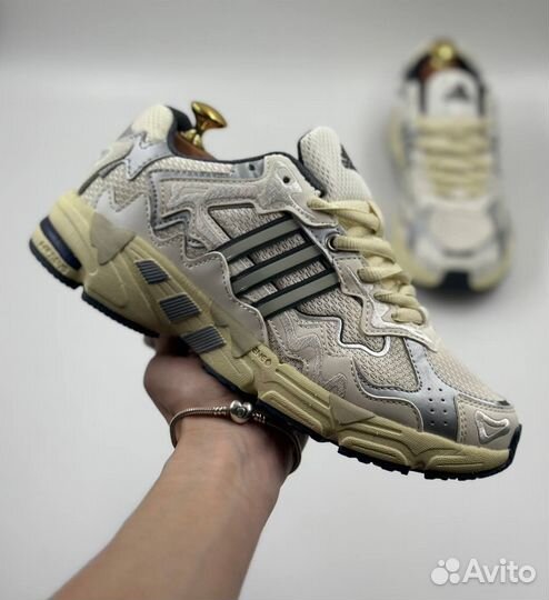 Кроссовки Adidas Bad Bunny Response CL m-9232