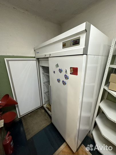 Холодильный шкаф двухдверный бу
