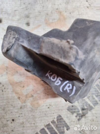 Уплотнитель кузова задний правый Chevrolet Cobalt