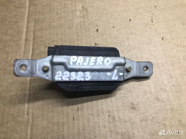 Сервопривод левый Mitsubishi Pajero V43 6G72 1995