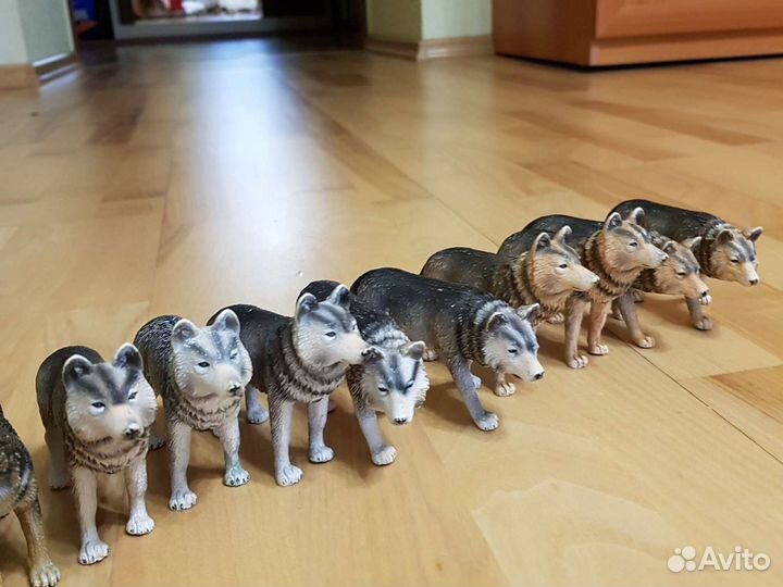 Фигурки животных. Волки. Твердые