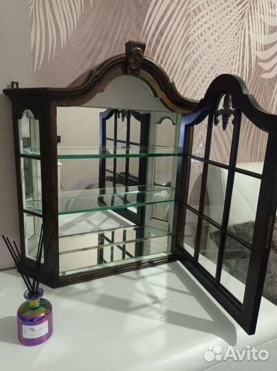 Витрина подвесная, настенная