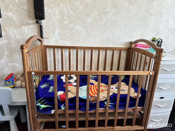 Продается детская кроватка в хорошем состоянии