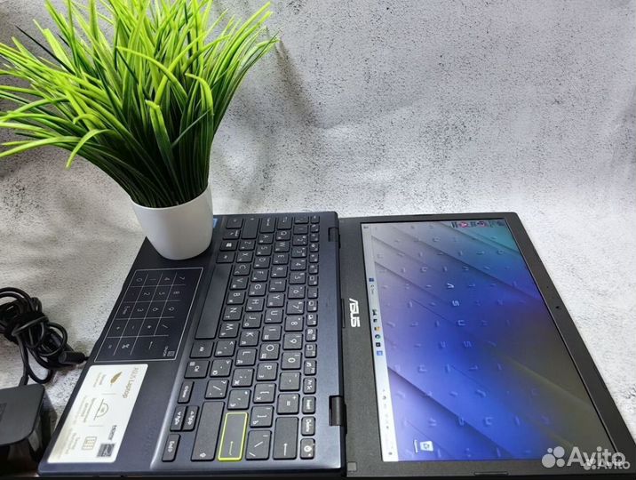 Ноутбук Asus Laptop