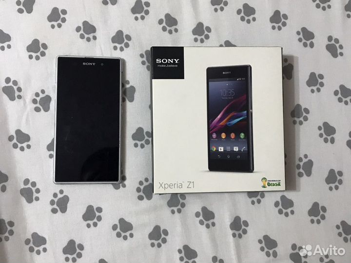 Телефон Sony Xperia Z1