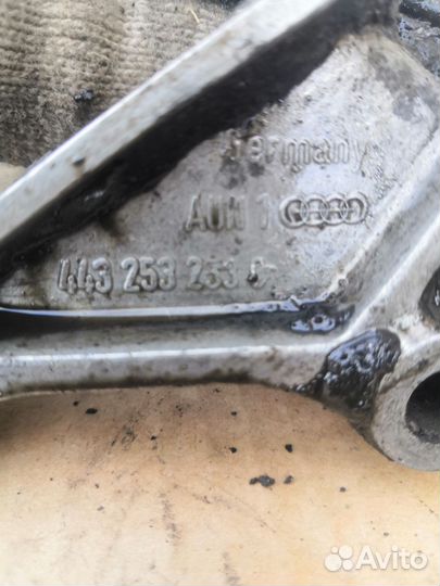 Кронштейн глушителя Audi 100 C4 седан 2.3 AAR 1992