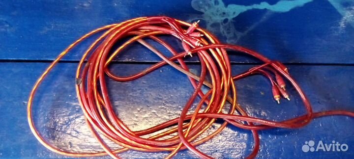 Сабвуфер с усилителем и проводами