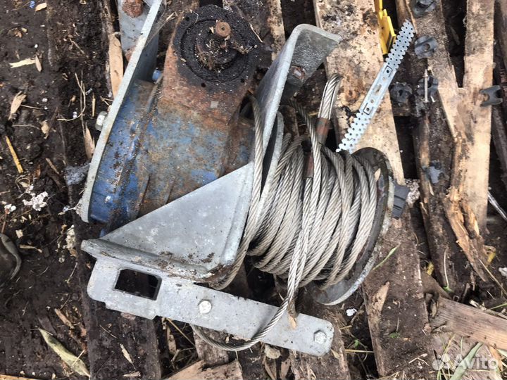 Редуктор с лебедкой