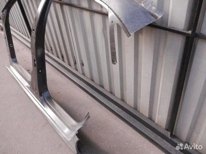 Панель боковая кузова/стойка левая Volkswagen Polo