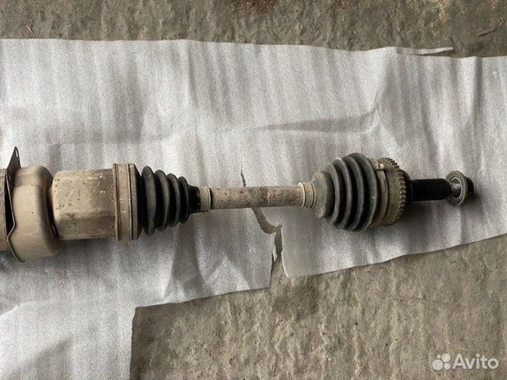 Полуось (привод) передний правый Escape Tribute