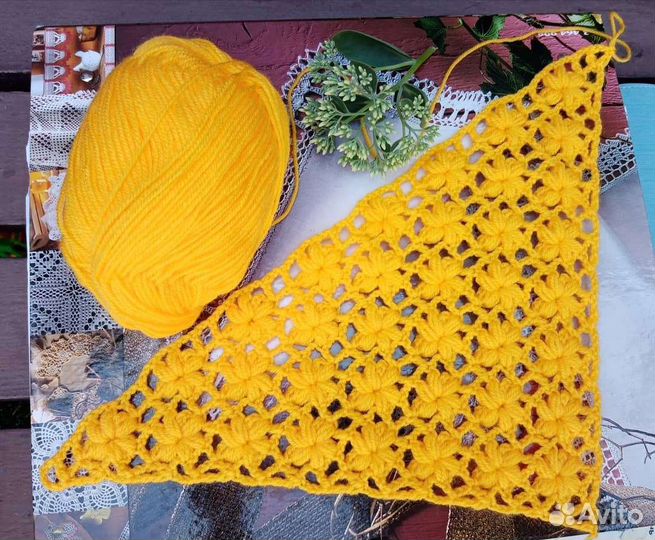 Вязаная шаль крючком Солнечная
