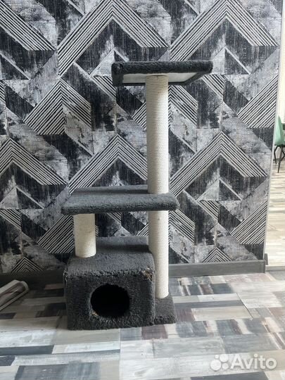Кошачий домик с когтеточкой