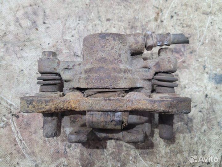 Суппорт задний левый Mitsubishi Outlander CU2W