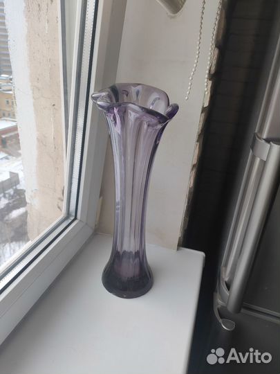 Ваза фиолетовая