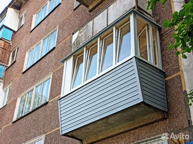 Остекление череповец. Расценки застеклить балкон. Пластиковый балкон. Остекление волновых лоджий. Остекление череповец.