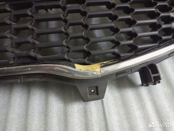 Решетка радиатора KIA feed JD