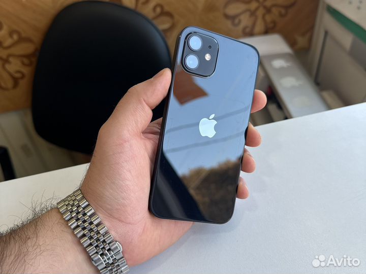 iPhone 12, 64 ГБ