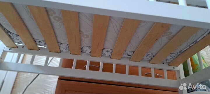 Детская кроватка Tomy Mia(без игрушки)