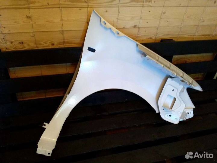 Крыло переднее левое Renault