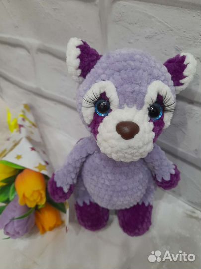 Вязанная игрушка енот