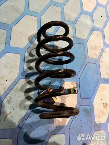 Пружина передняя 8E0411105BJ