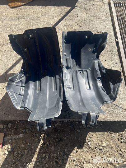 Задняя часть переднего подкрылка