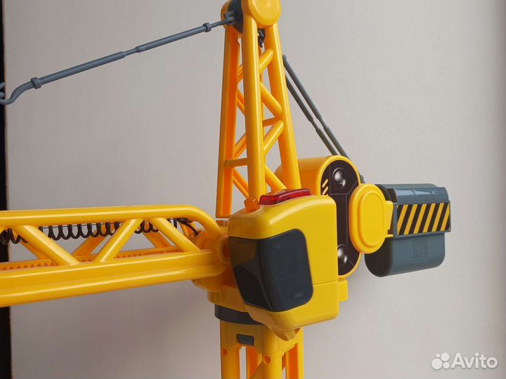 Кран на пульте управления