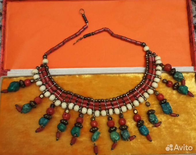 Брошь, бусы винтаж СССР