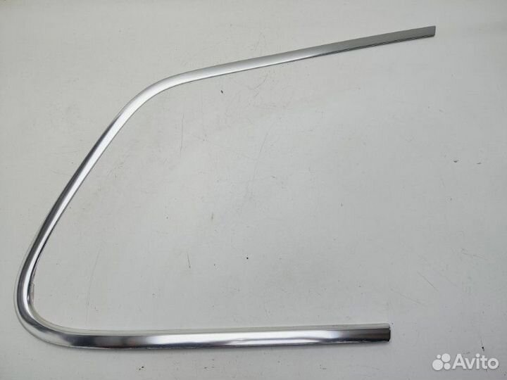 Молдинг стекла задний правый Volkswagen Touareg 2