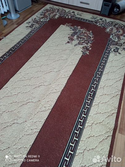 Палас ковровый в отличном состояние