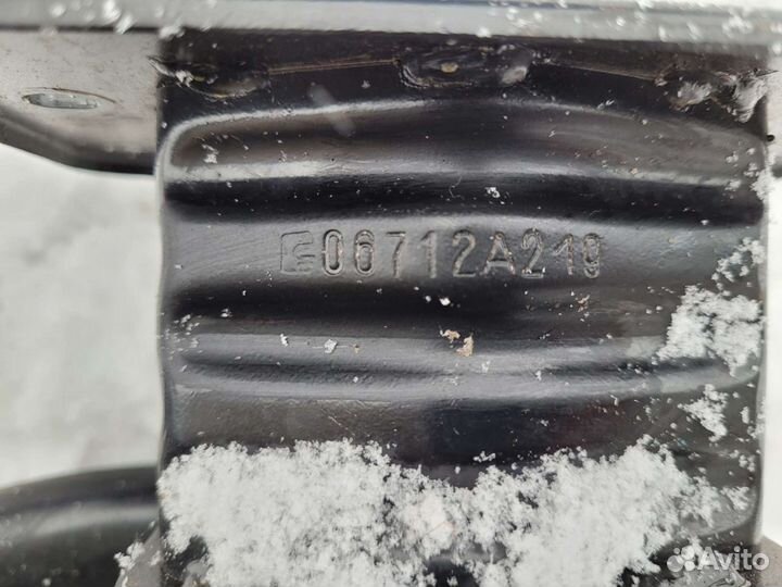 Усилитель бампера на весту