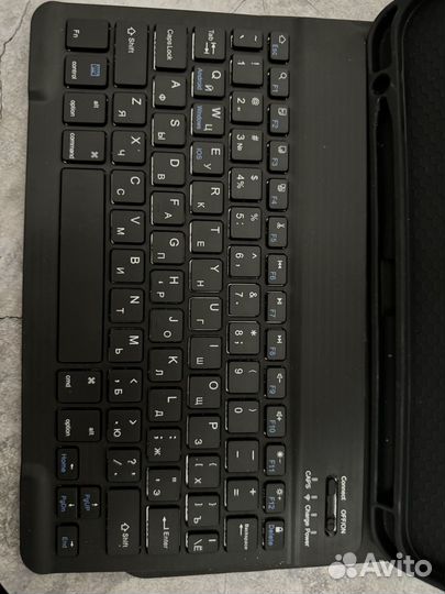 Чехол с клавиатурйо для iPad 10.9 + стилус