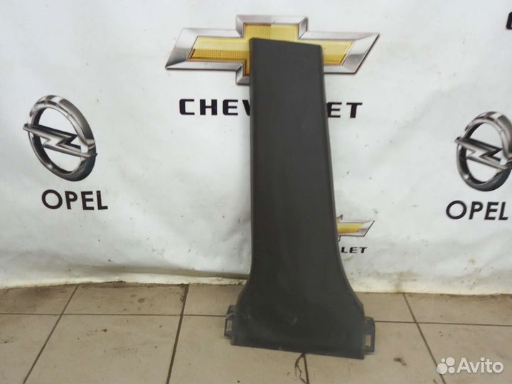 Накладка на среднюю левою стойку Шевроле Кобальт