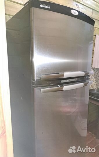Холодильник бу whirlpool