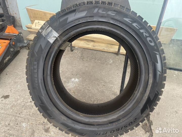 Pirelli Ice Zero 205/60 R16