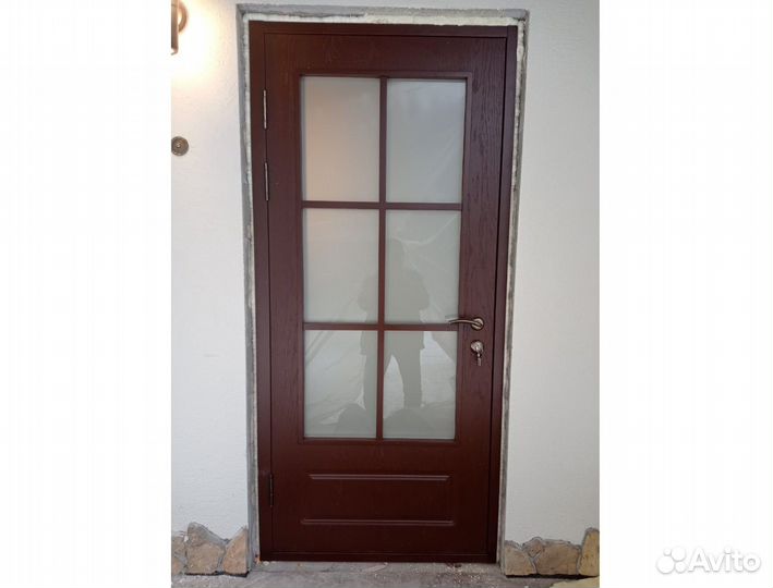 Дверь входная со стеклопакетом в дом или дачу