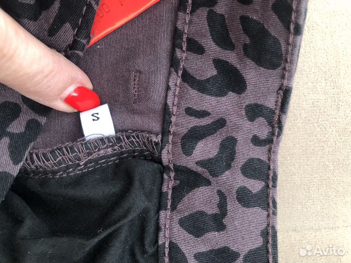 Женские брюки-бананы