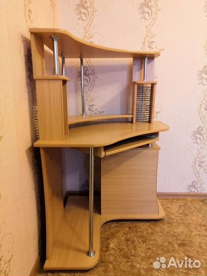 Компьютерный стол