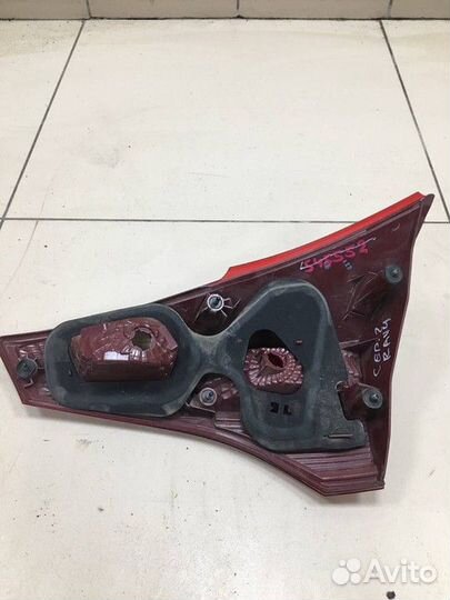 Фонарь задний внутренний левый Toyota RAV4