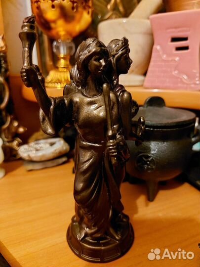 Геката Тривия