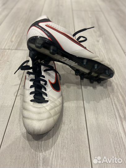 Бутсы nike tempo